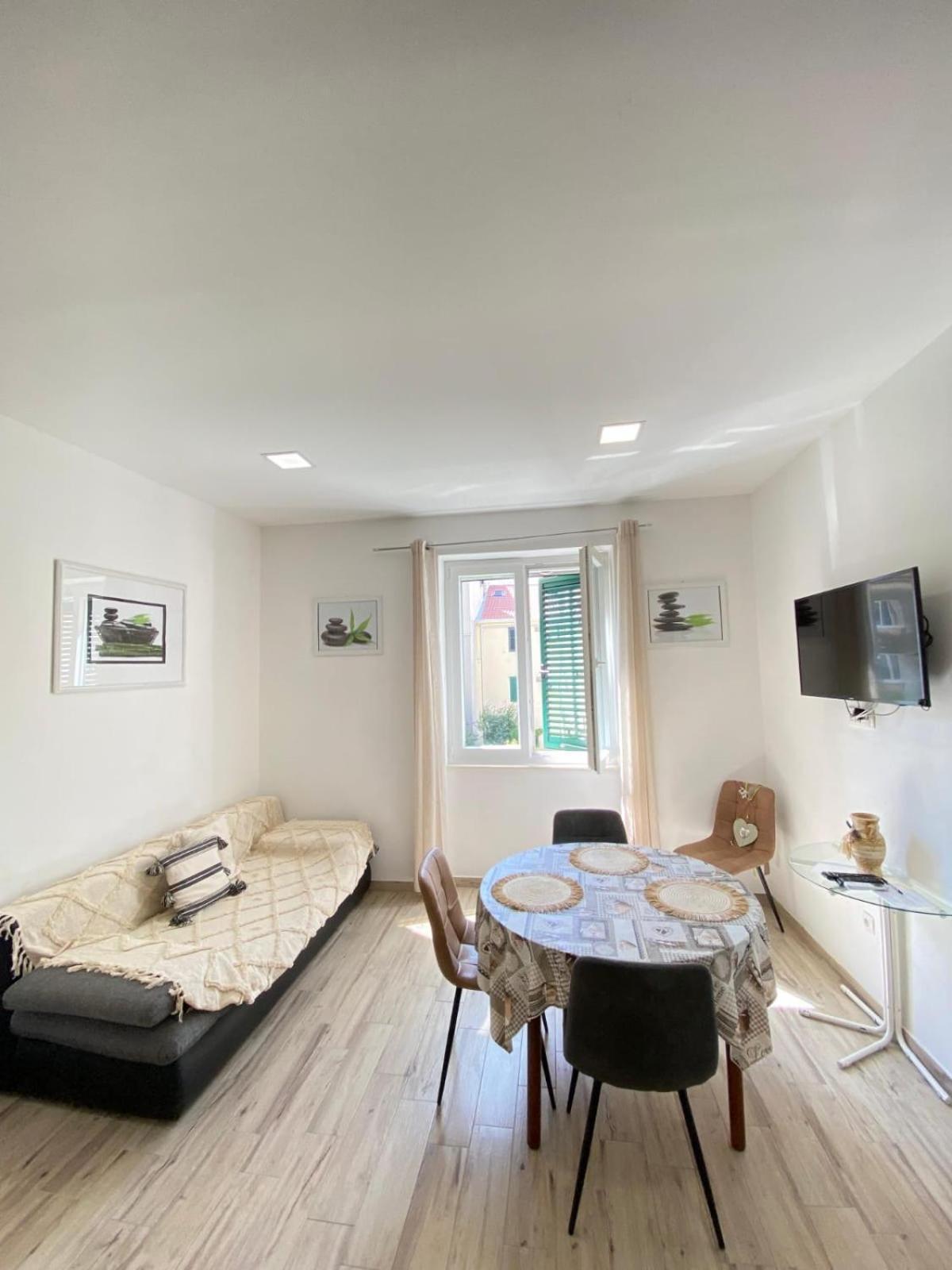 Apartments Sevilja Split Exterior photo