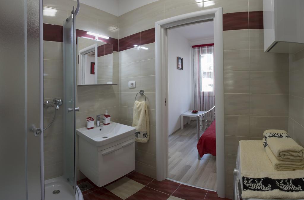 Apartments Sevilja Split Exterior photo